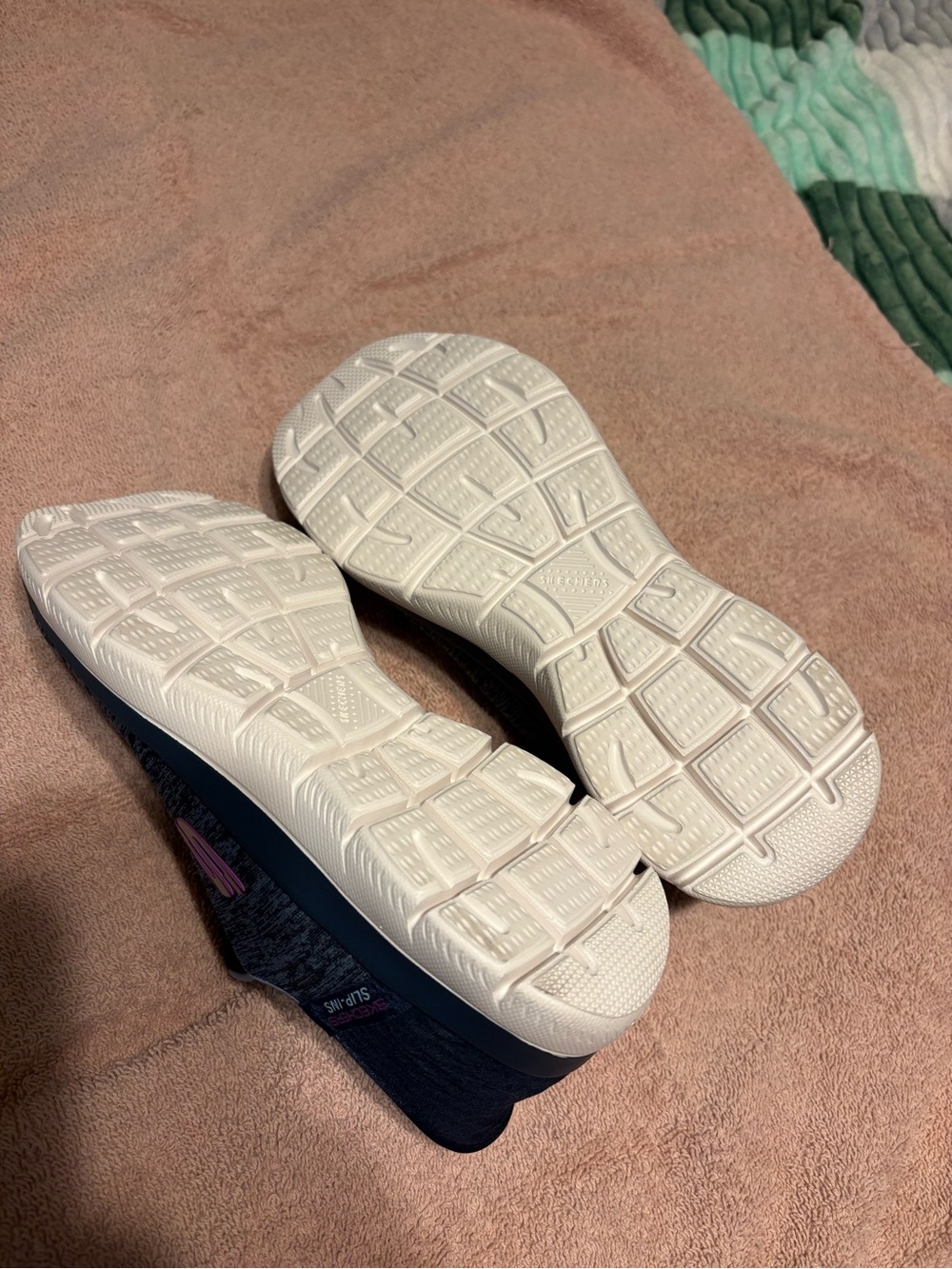 Skechers Women's Summits - Hands-Free Slip-Ins - Memory Foam Insole, W 7.5 wide - Picture 4 of 6
